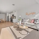 Stylish La Getaway Near Downtown - Prime Location On Wilshire Blvd!