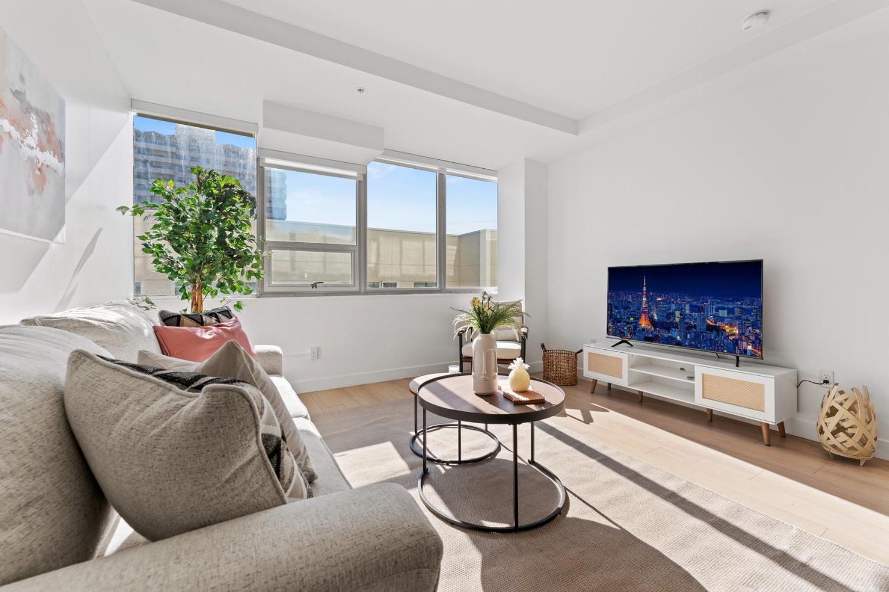 Stylish La Getaway Near Downtown - Prime Location On Wilshire Blvd! 4*